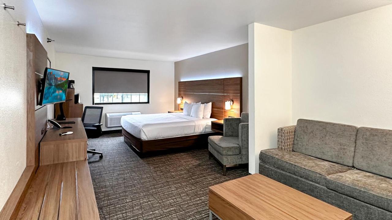 Estherville Hotel & Suites Εξωτερικό φωτογραφία
