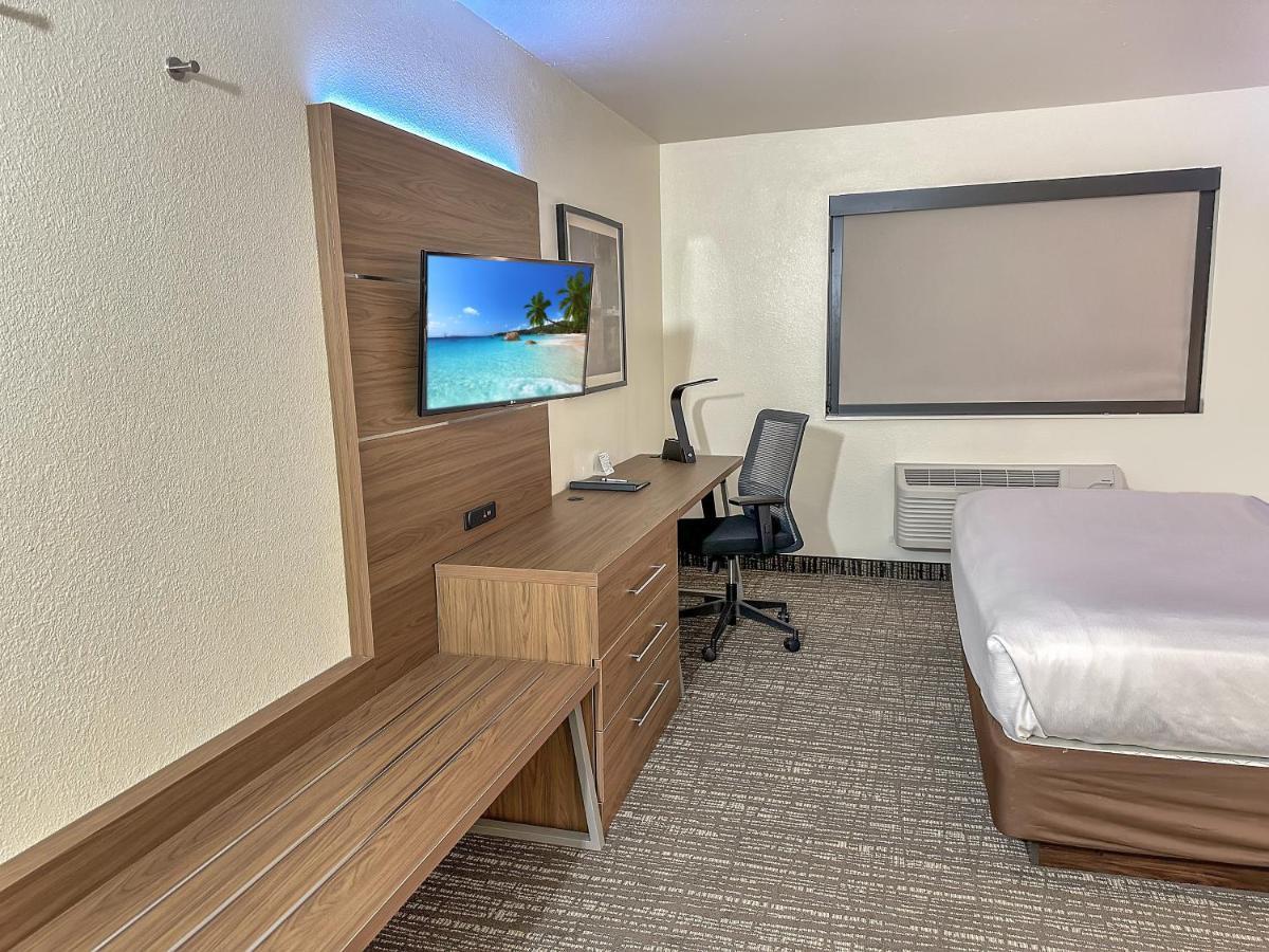 Estherville Hotel & Suites Εξωτερικό φωτογραφία