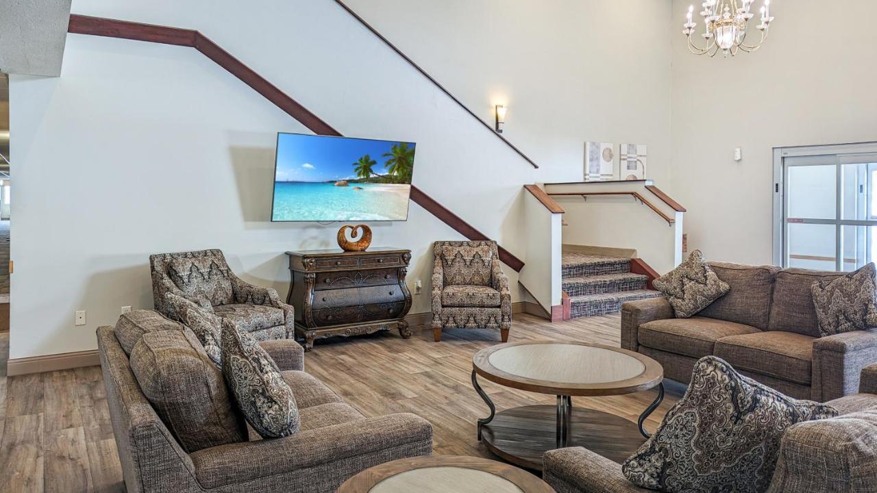 Estherville Hotel & Suites Εξωτερικό φωτογραφία