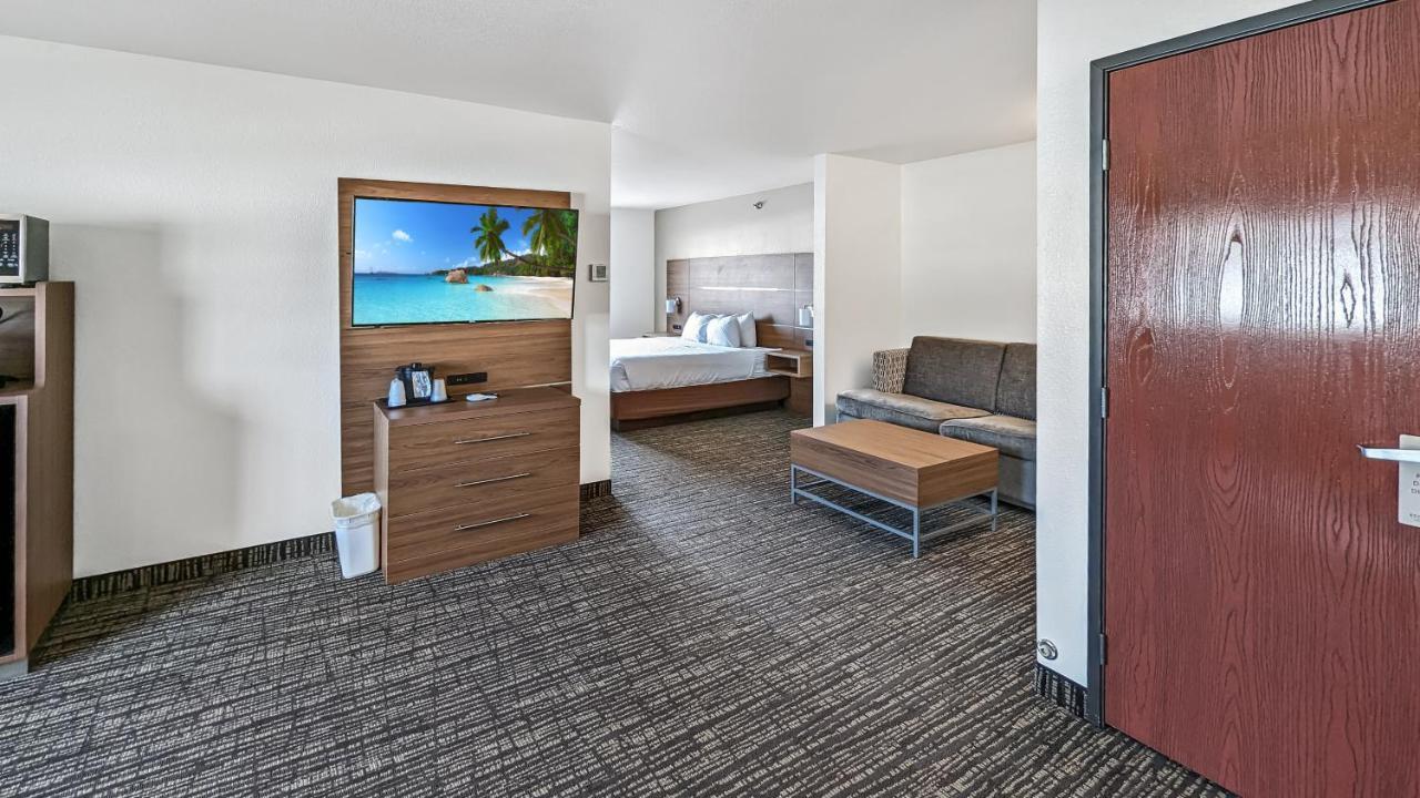 Estherville Hotel & Suites Εξωτερικό φωτογραφία