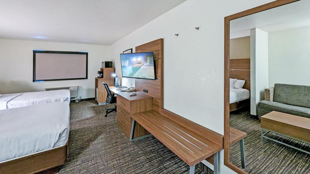 Estherville Hotel & Suites Εξωτερικό φωτογραφία