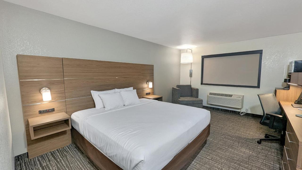 Estherville Hotel & Suites Εξωτερικό φωτογραφία